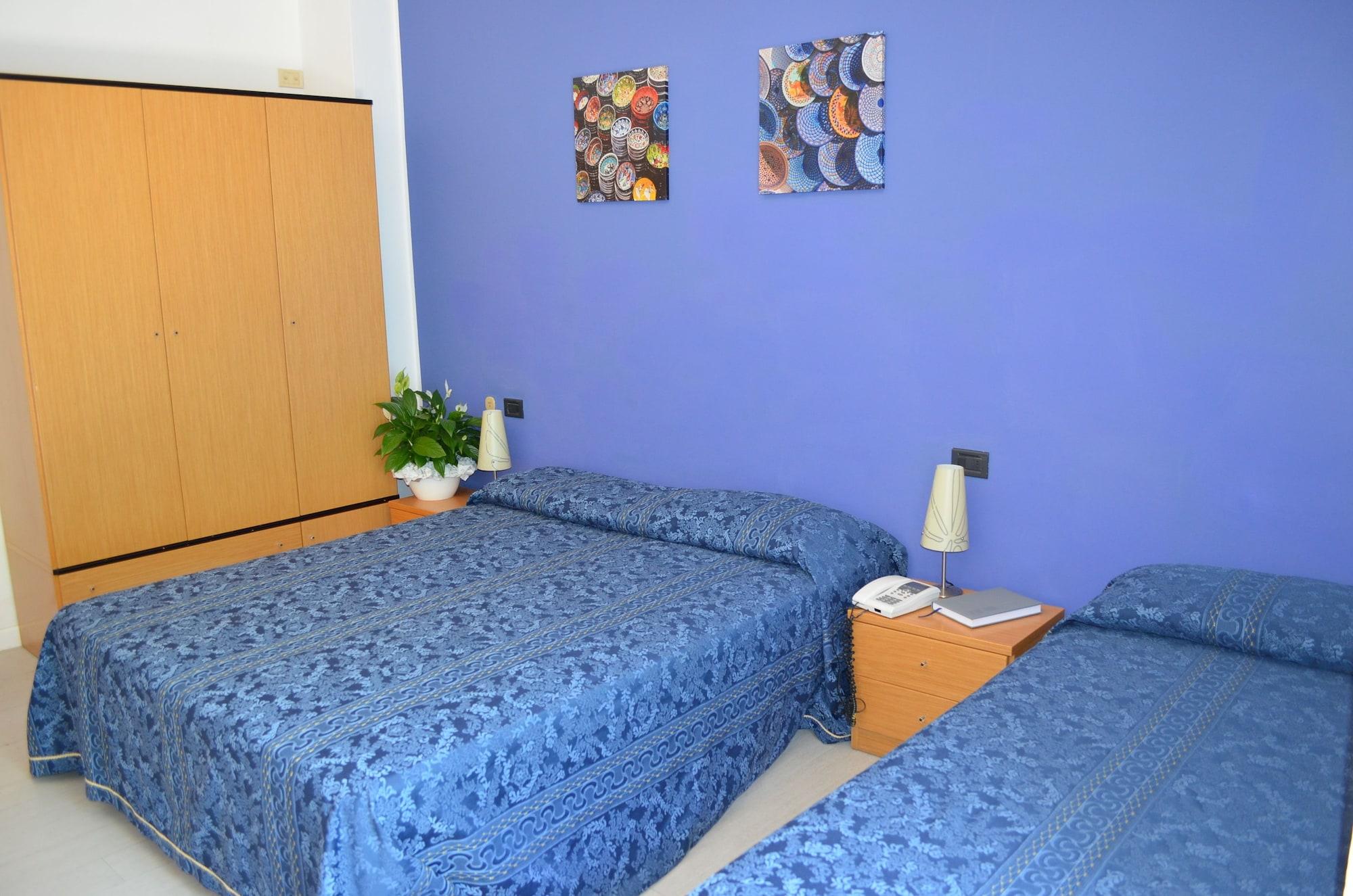 Hotel Capitol Pesaro Bagian luar foto