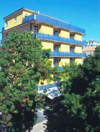 Hotel Capitol Pesaro Bagian luar foto